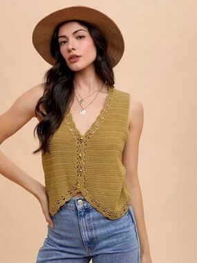 AnnieWear Crochet Button Down Sweater Vest | size medium